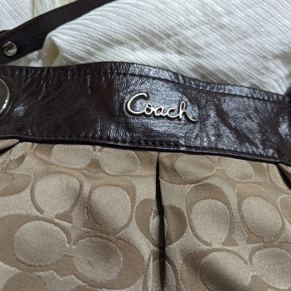 Coach Hand/Shoulder Purse - Picture 2 of 6